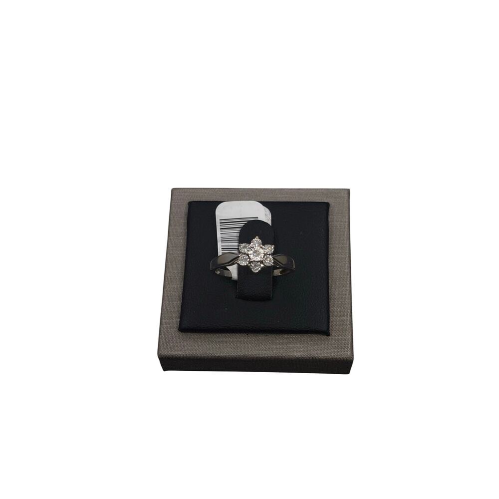 14K DIAMOND FLOWER RING